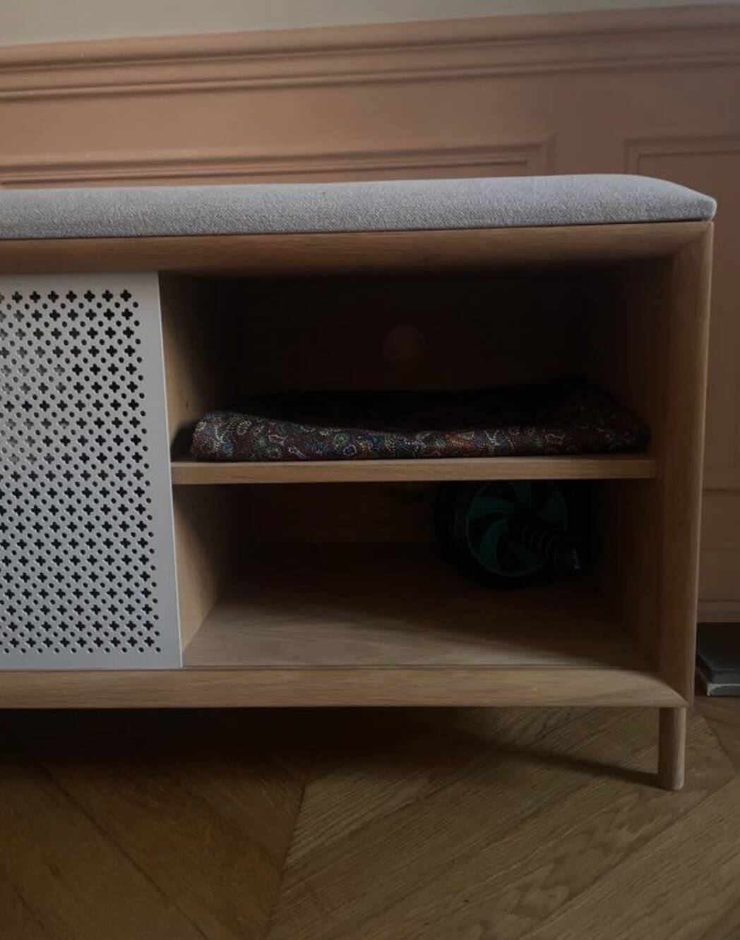 Gabin bench, Hartô publisher