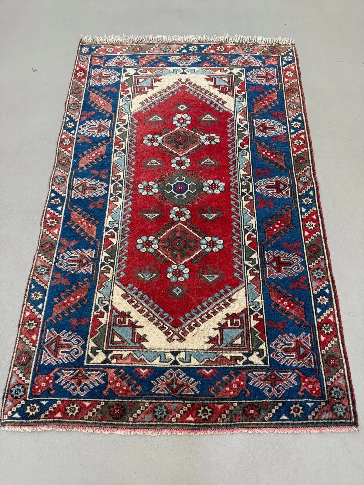 Turkish tribal rug natural dyes 200x120 cm vintage Turkish carpet 2521