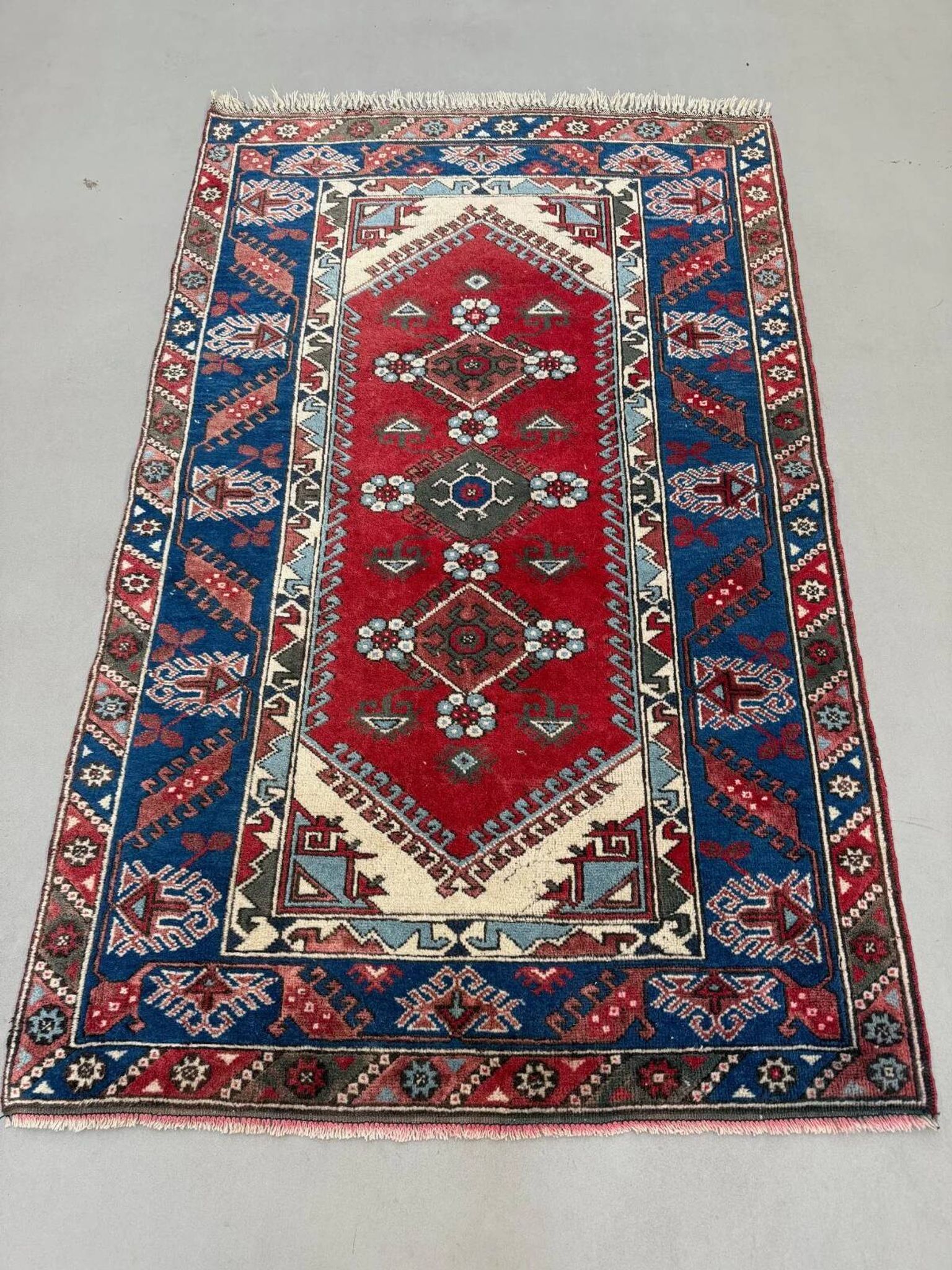 Turkish tribal rug natural dyes 200x120 cm vintage Turkish carpet 2521