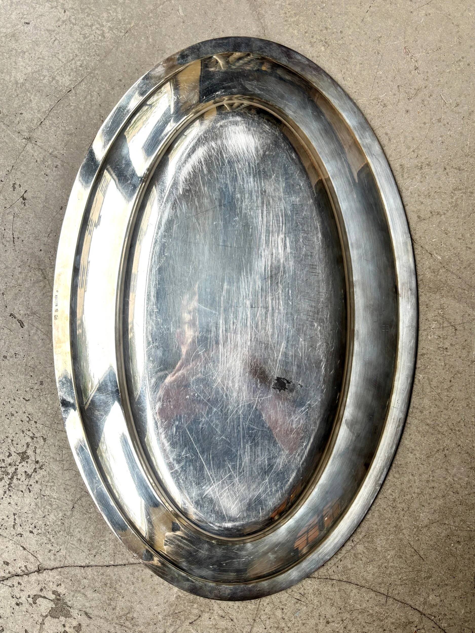 Plat ovale Ercuis en métal argenté, décor perlé