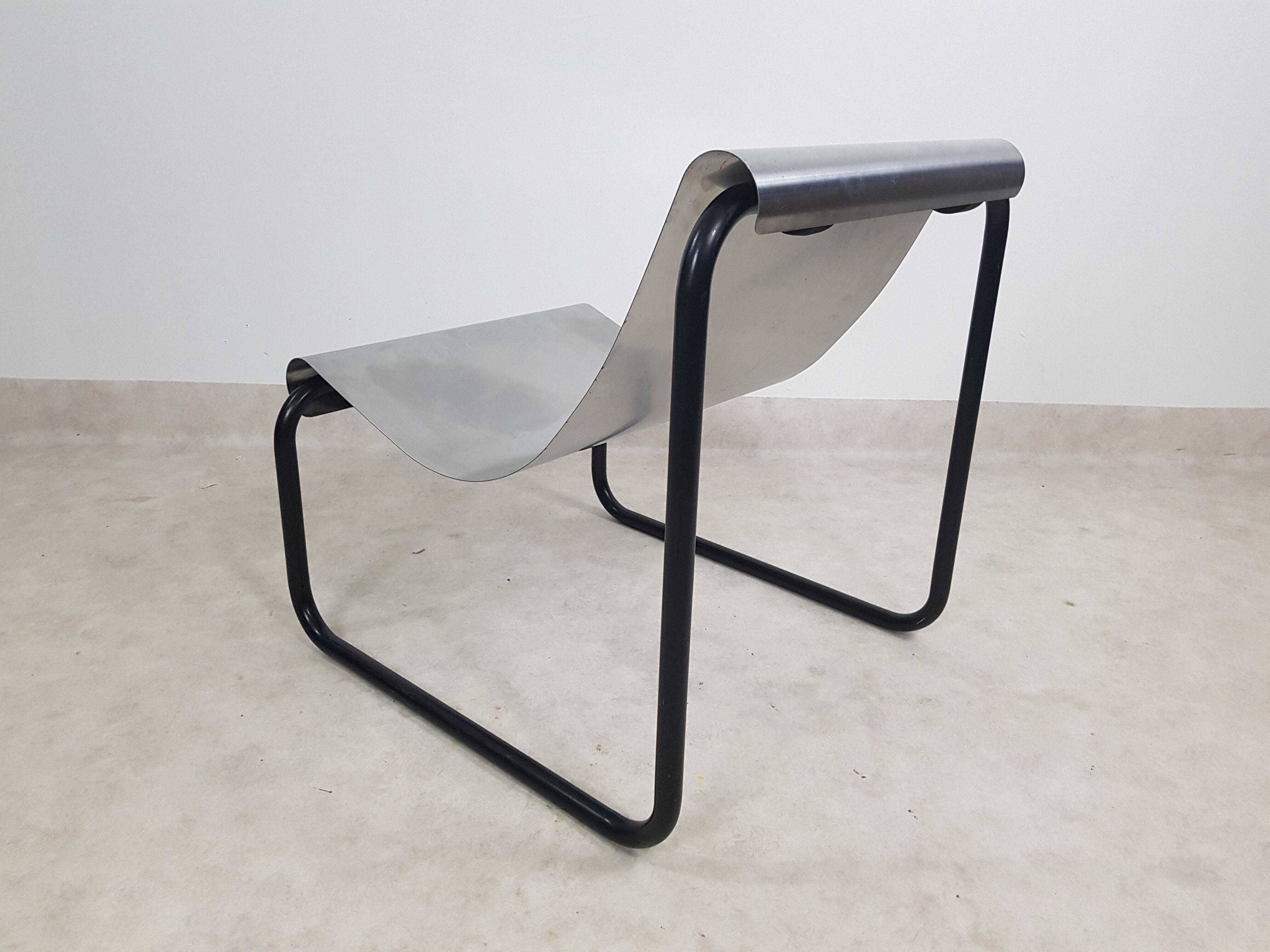 Chauffeuse en acier inoxydable de Patrick Gingembre 1970