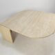 Table basse italienne travertin du milieu du siècle, années 1980