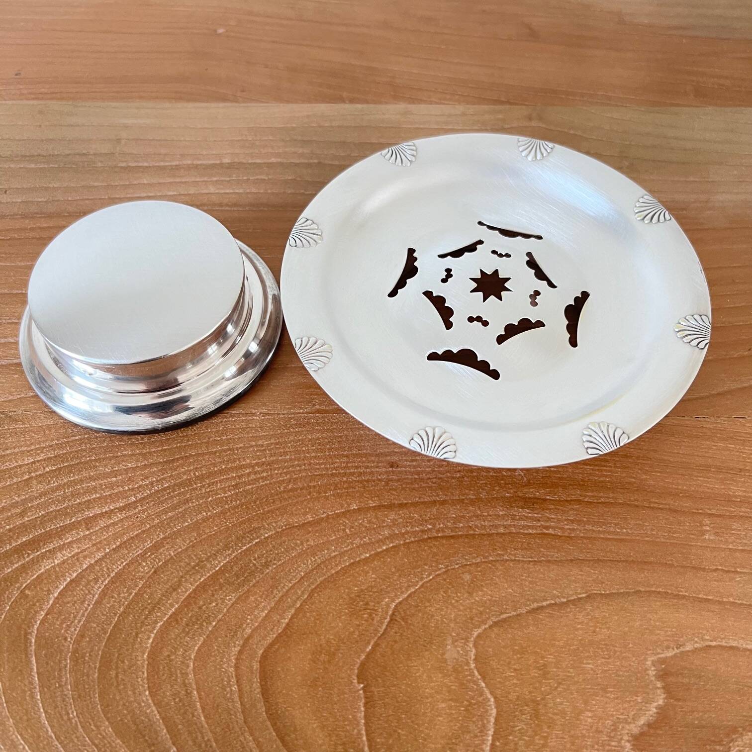 Coquillor butter dish / butter mold by Florador