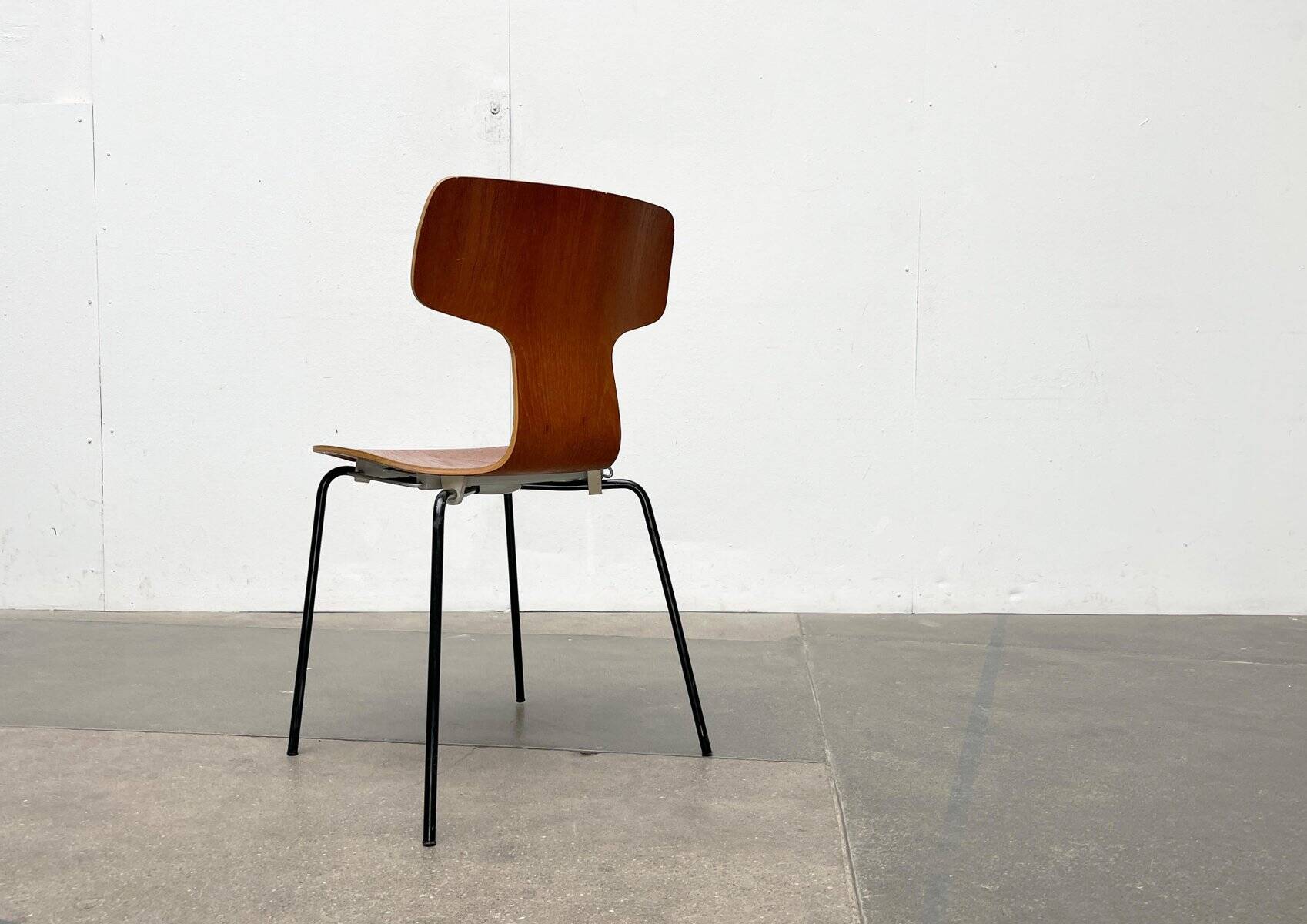 Mid-Century stackable chairs model 3103 Hammer by Arne Jacobsen for Fritz Hansen, Denmark, 1960s, set of 7.