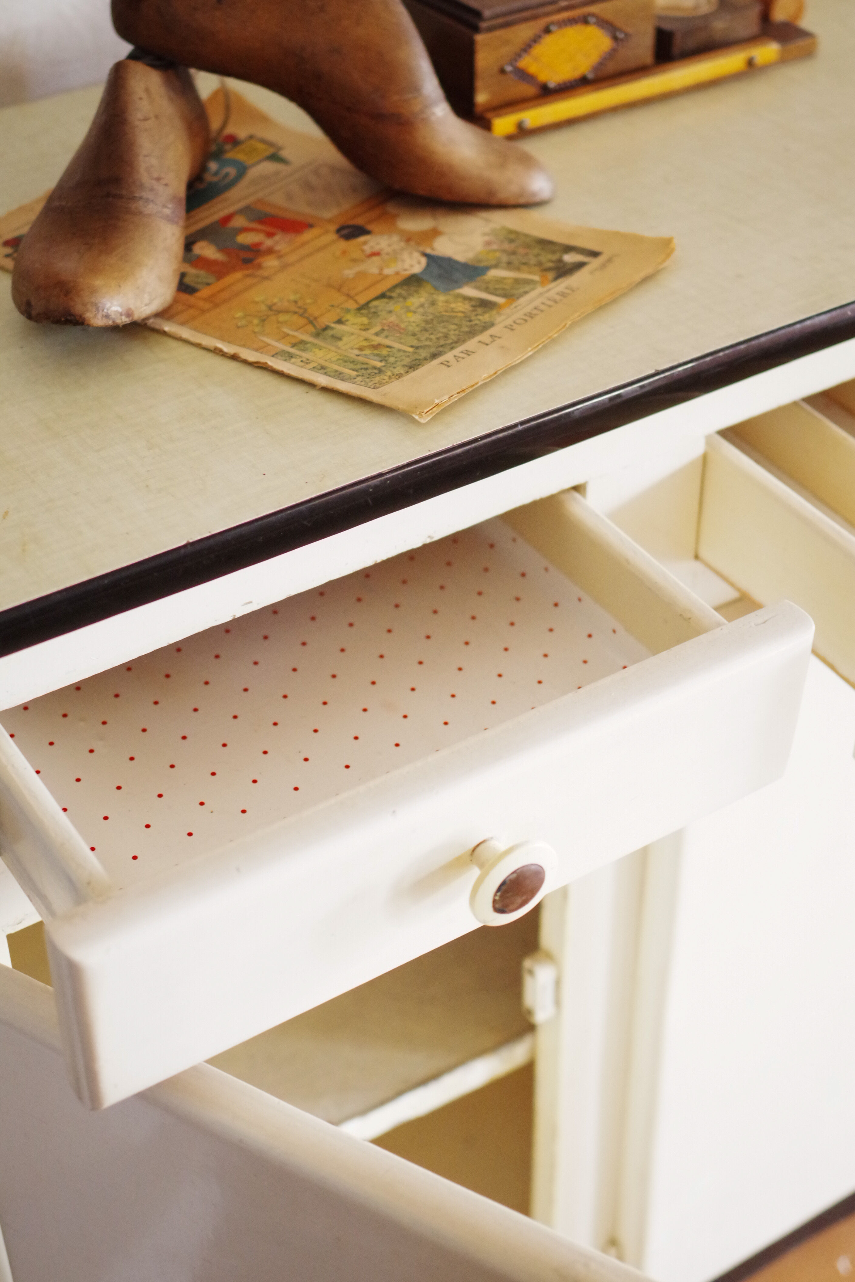 Old white buffet bakelite handles, 50s