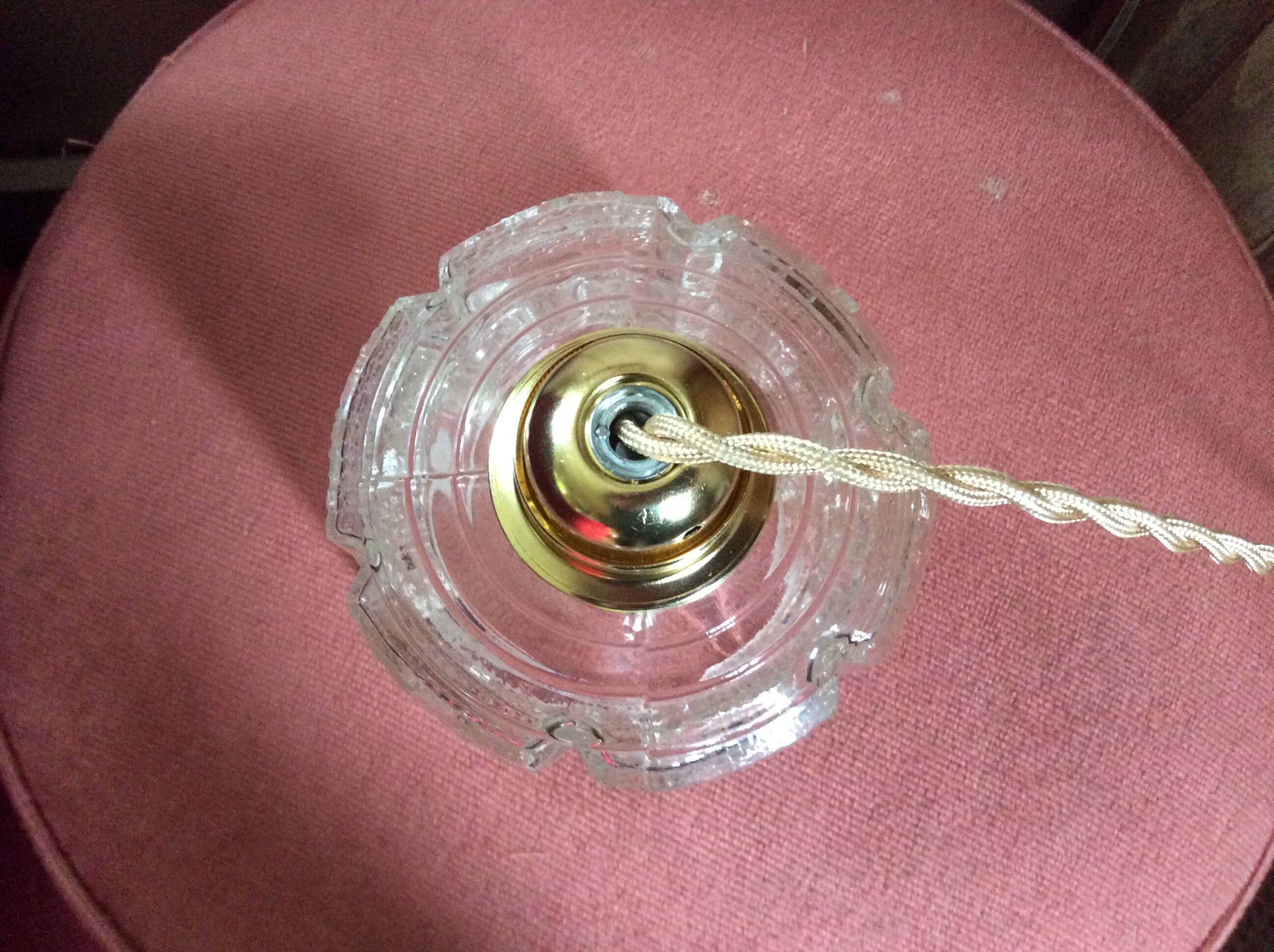 Molded glass suspension