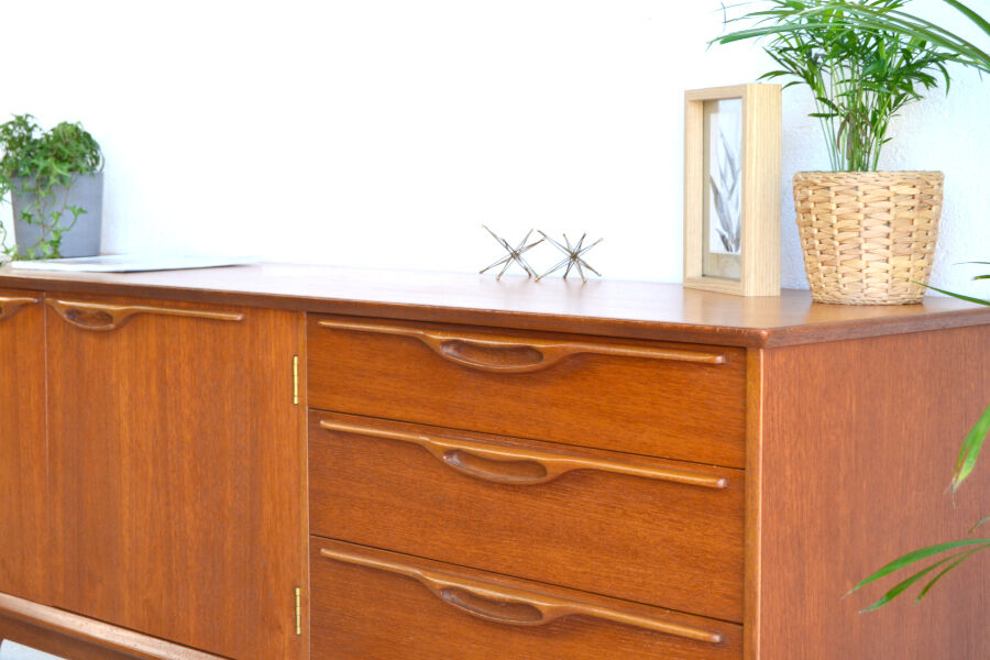 Teak row by Jentique * 168 cm