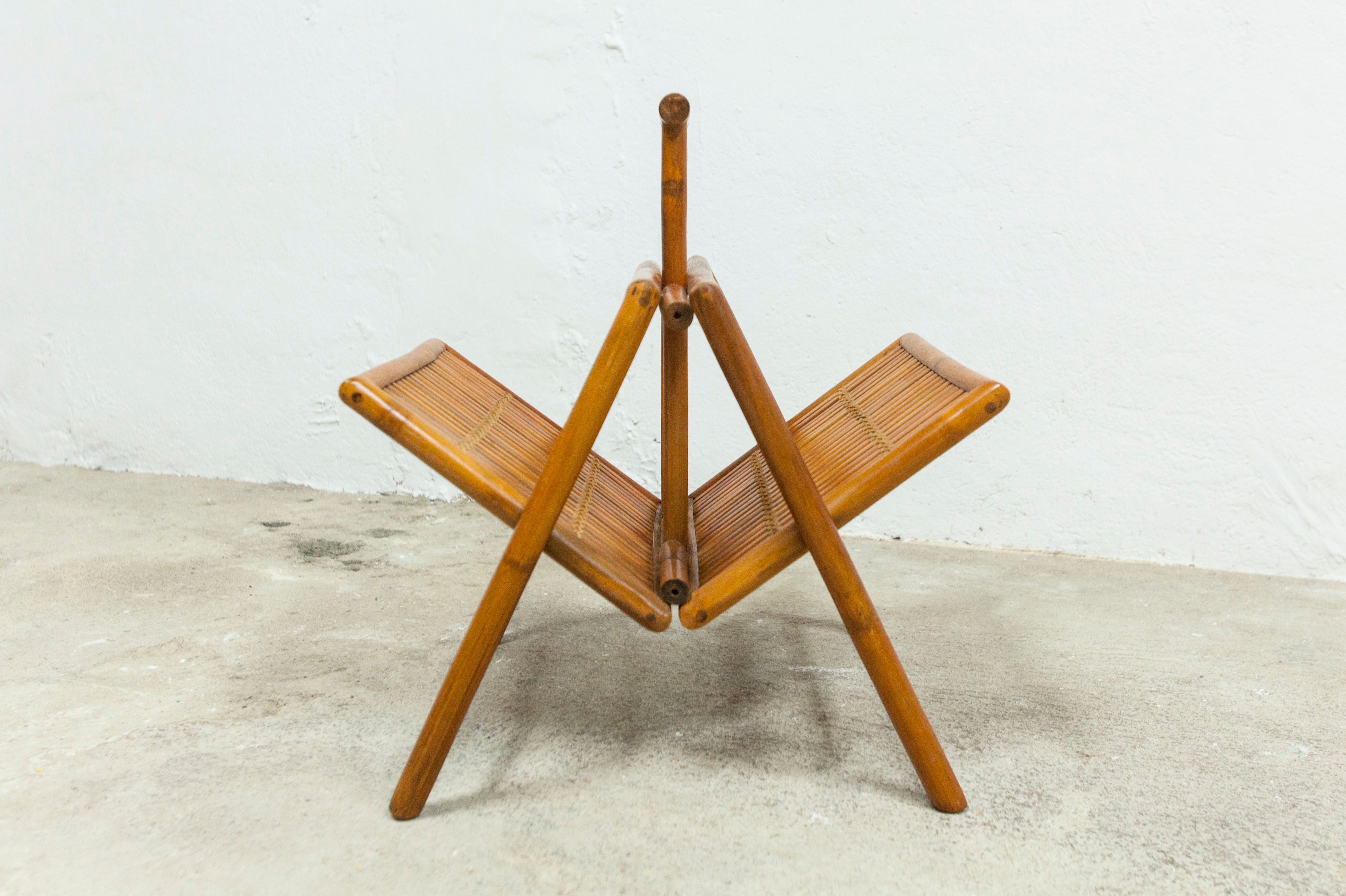 Foldable bamboo magazine door 1960