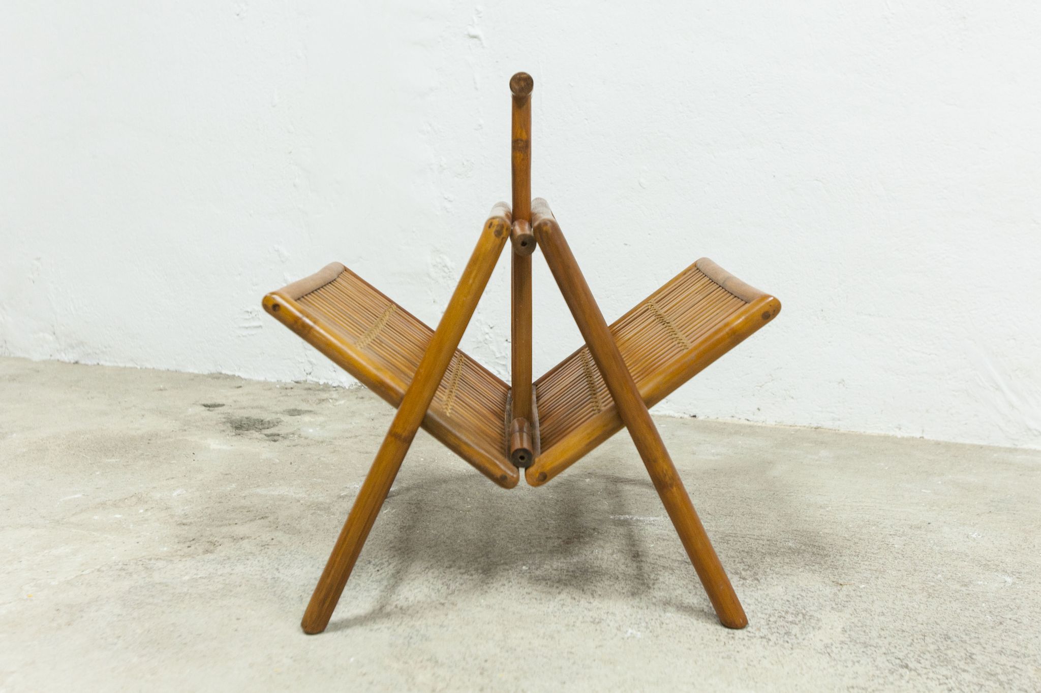 Porte revue en bambou pliable 1960