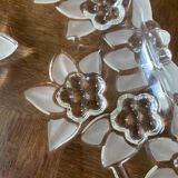 Cake dish in glass