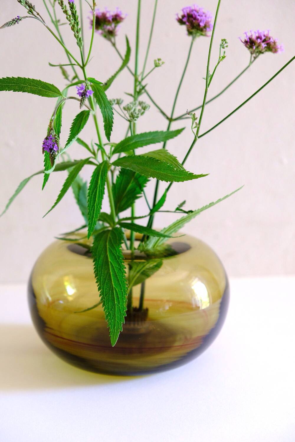 Blown glass ball vase by Claude Morin, Dieulefit France 1979