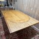 Table de salle à manger ovale de style Louis XV en chêne massif