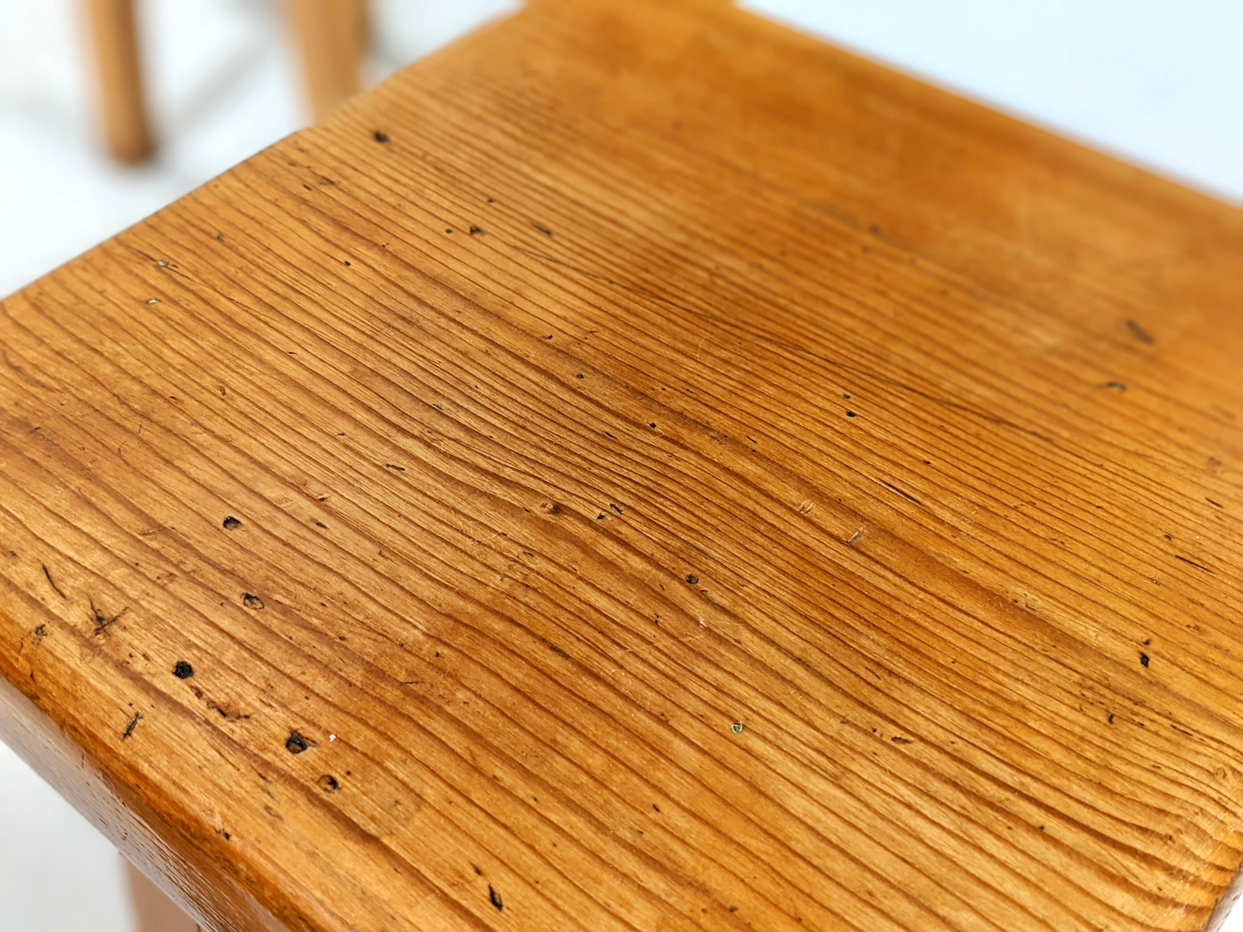 Set of 4 pine wood stools by Charlotte Perriand for Les Arcs 1800