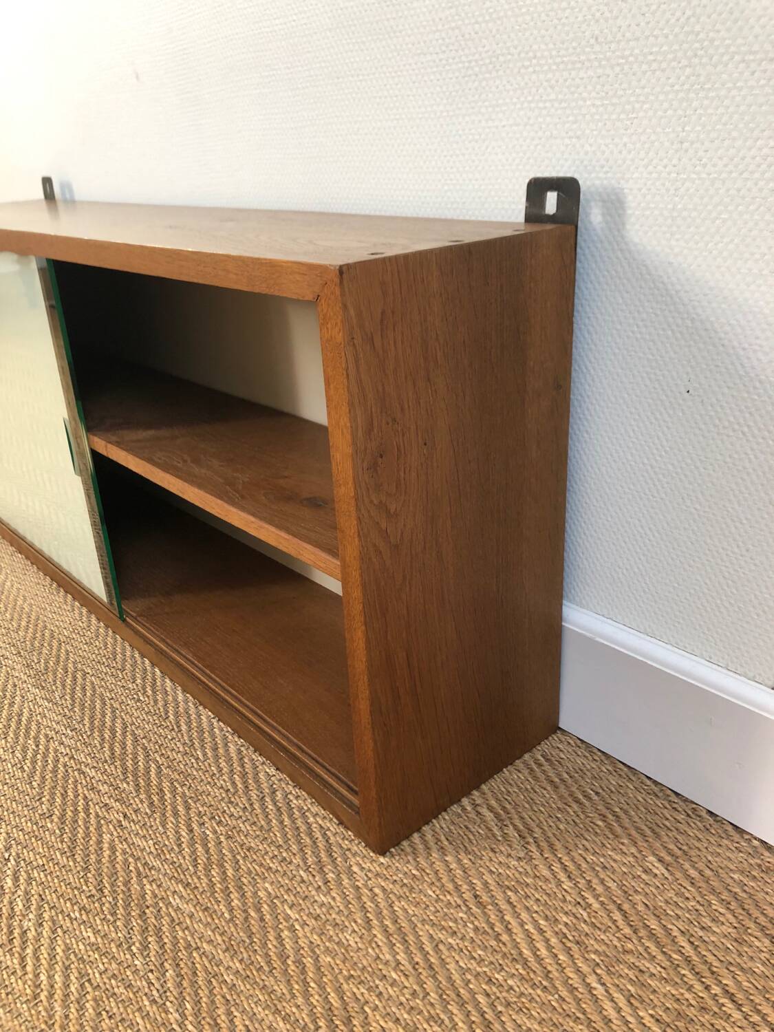 Shelf / display case