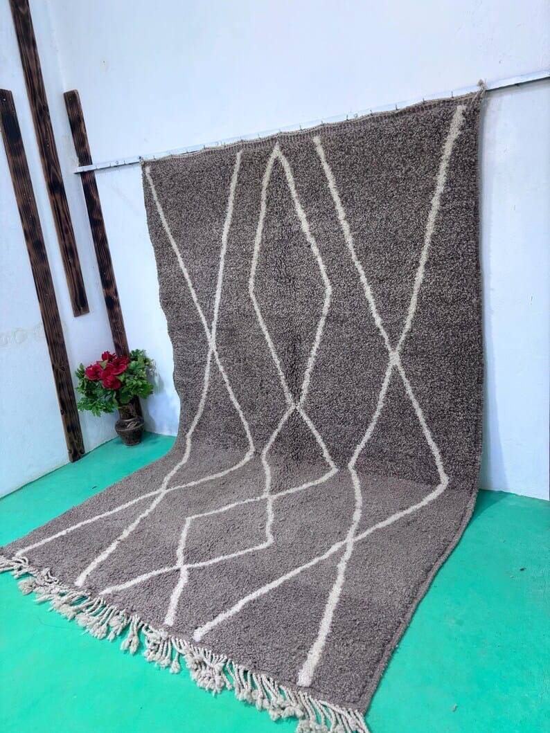 Traditional handmade Berber rug, size 200 x 300 cm, grey