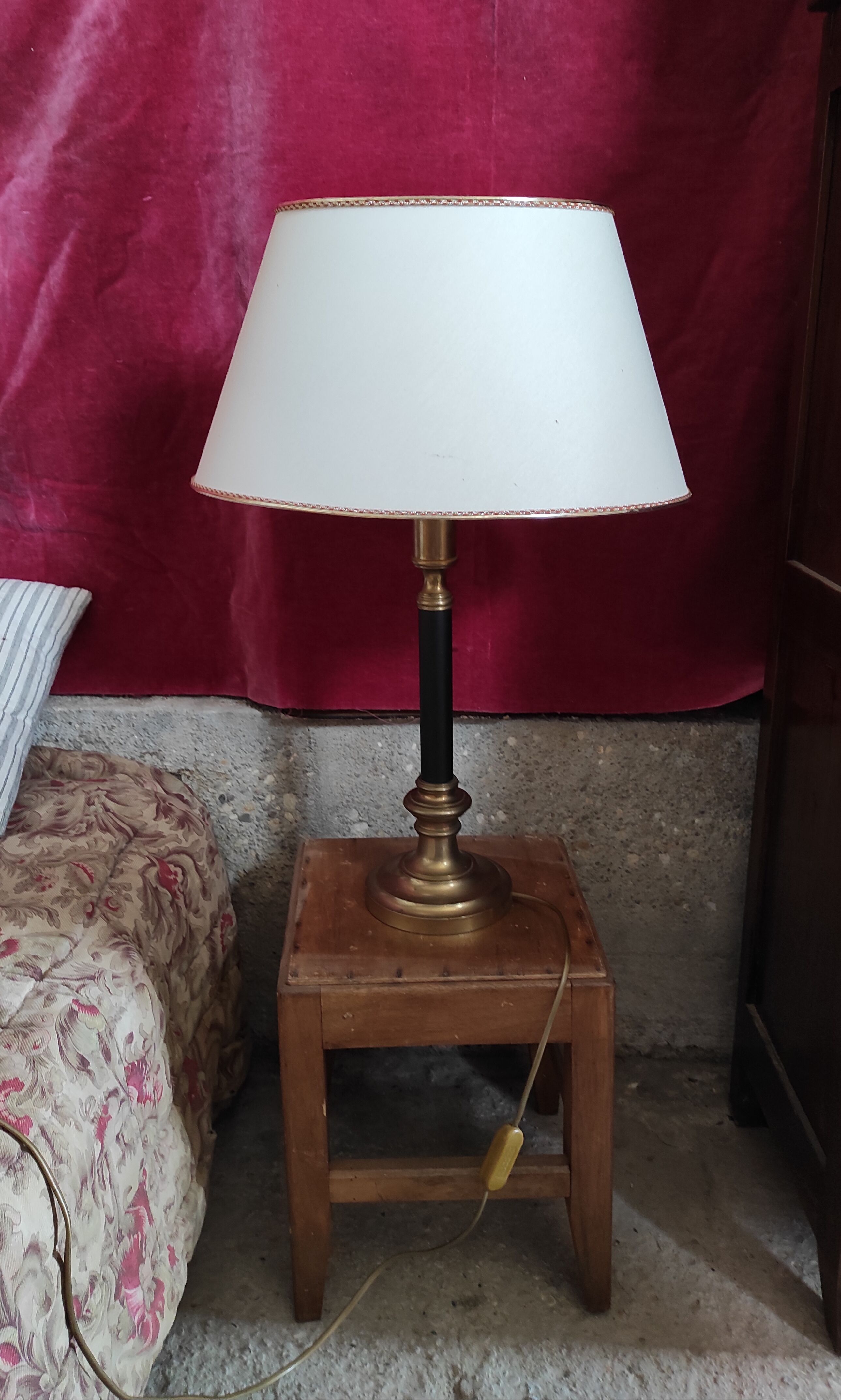 Living room lamp in gilded and black bronze