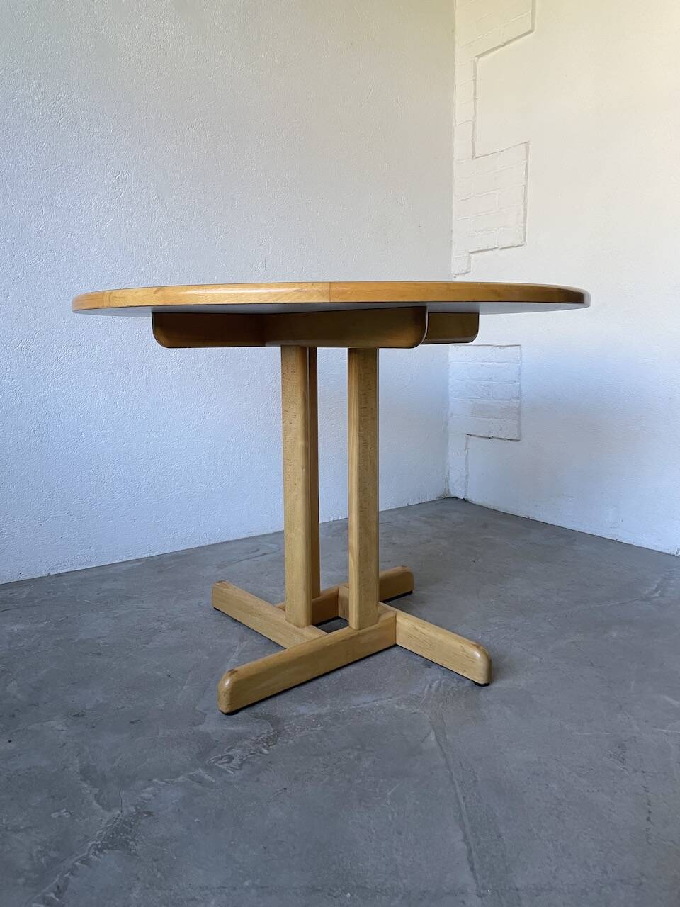 80s round beech table