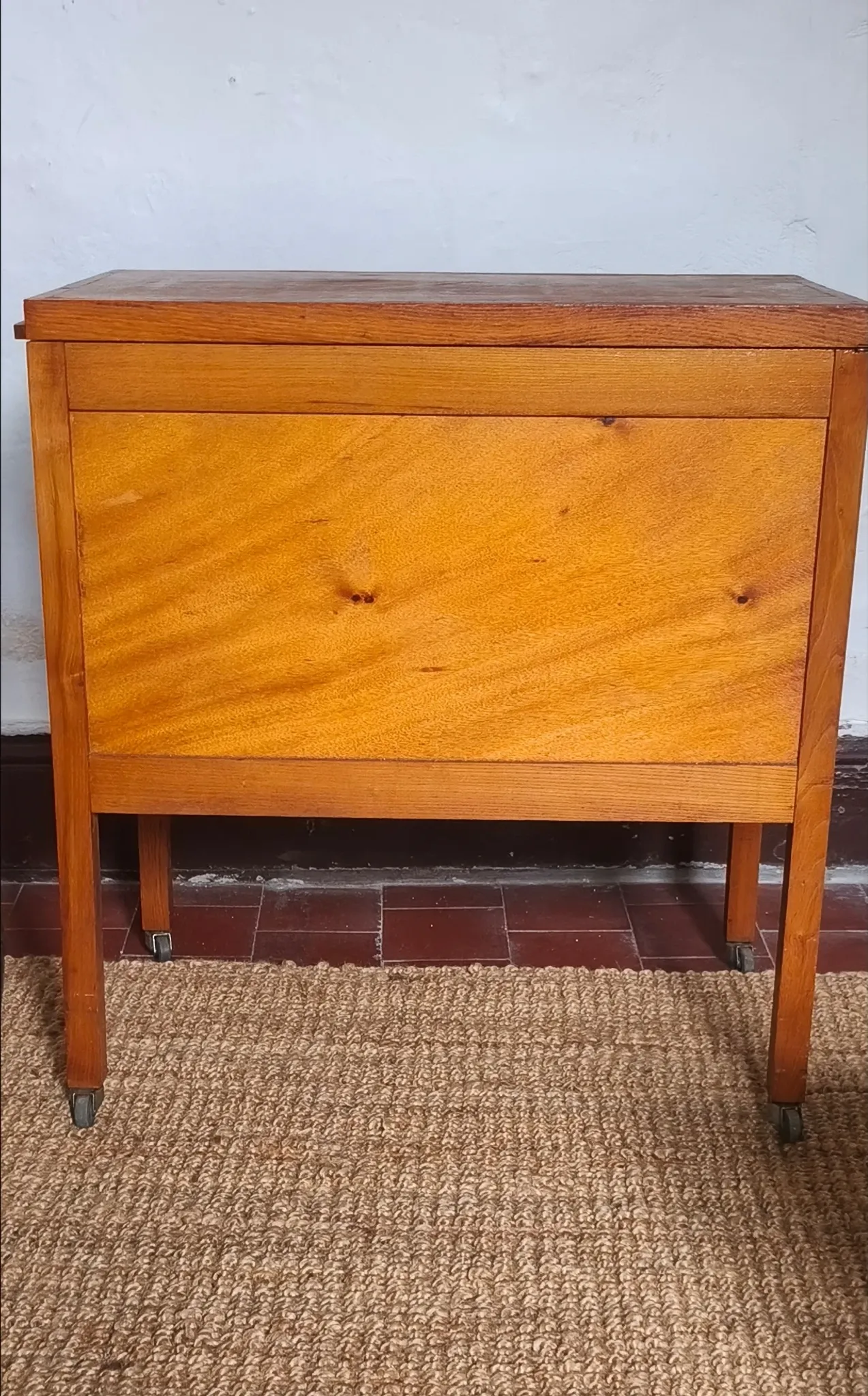 Office furniture, filing cabinet, mobile pedestal.