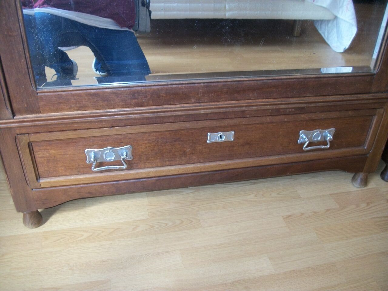 Pair of bonnetières