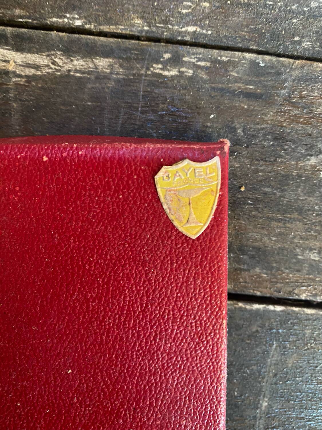 Set of 12 vintage bayel moulded crystal knife rests made in france