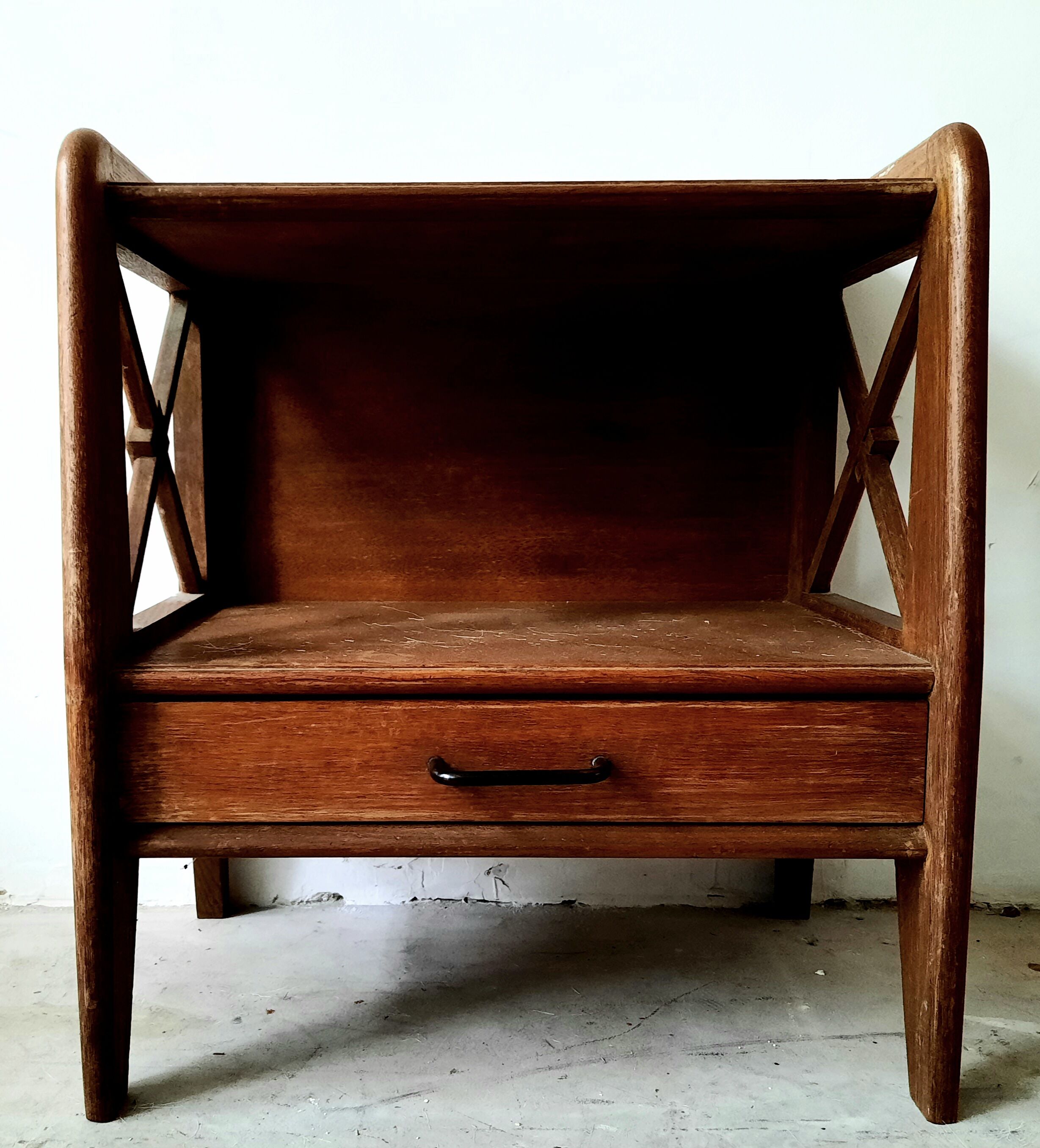 Oak bedside table made by Ateliers Saint Sabin