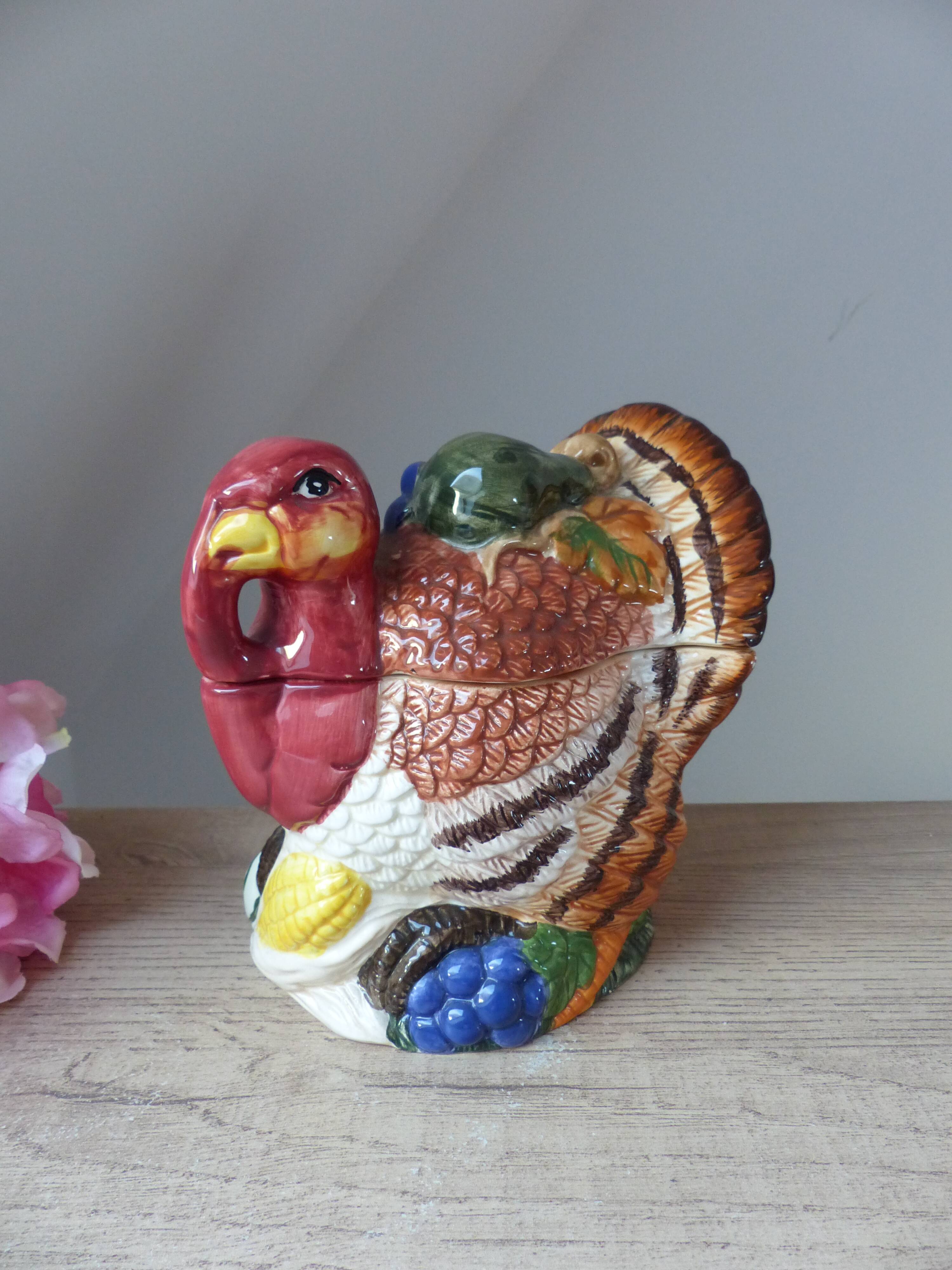 Gravy bowl, turkey shaped gravy boat, table serving dish, thanksgiving christmas turkey