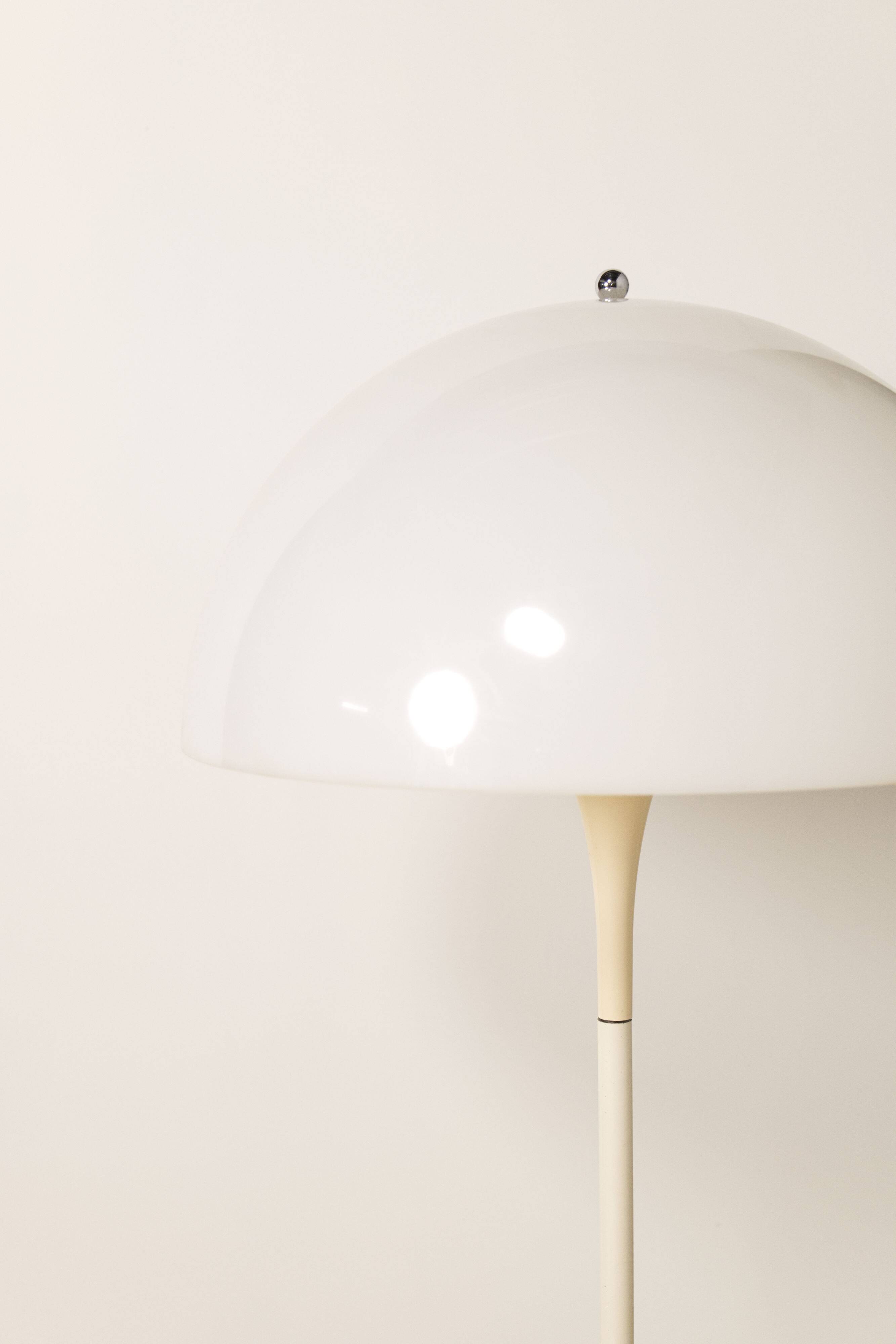 Lampadaire vintage Panthella de Verner Panton, Louis Poulsen, 1984