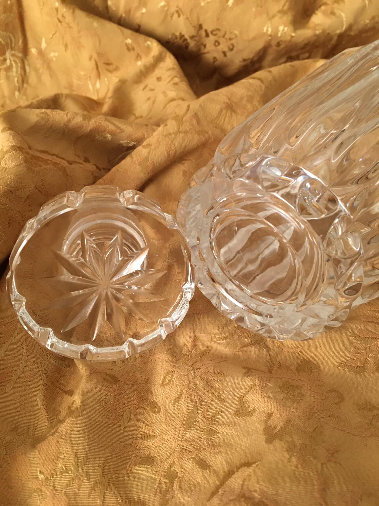 Carafe en verre ciselé avec bouchon verre