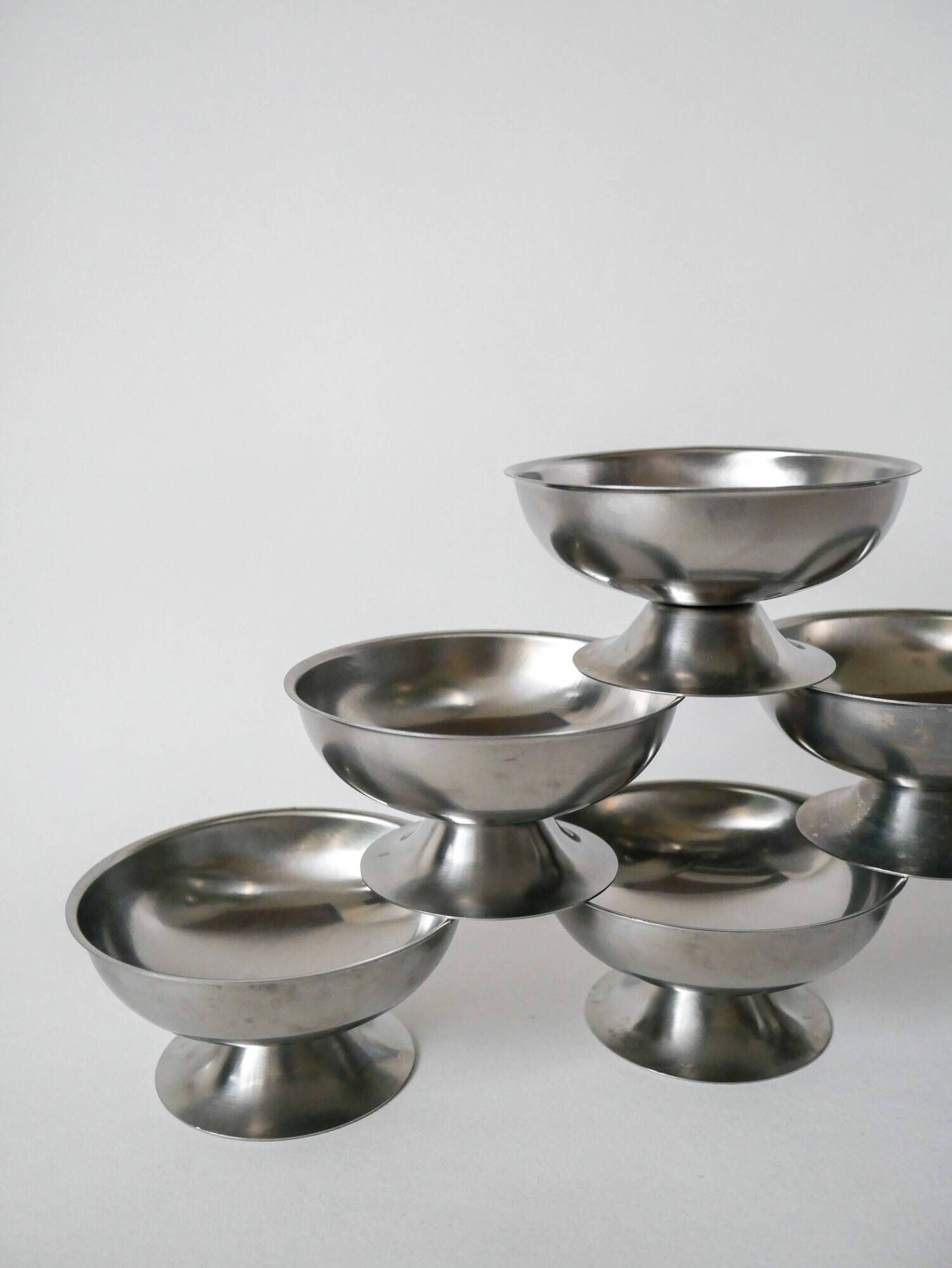 set of 6 large wide foot bowls in stainless steel 1970