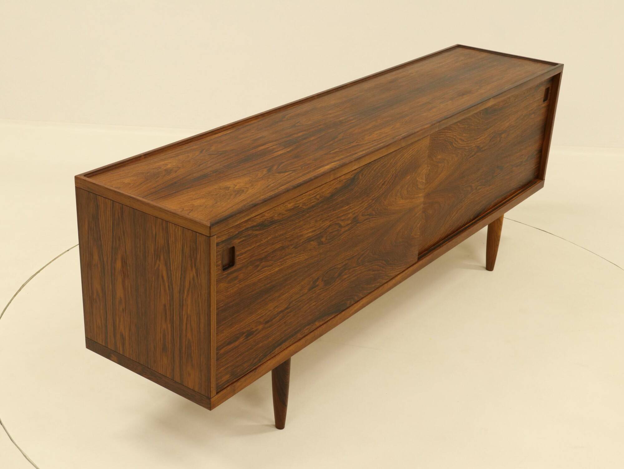 Buffet en palissandre modèle 20 de Niels Otto Møller