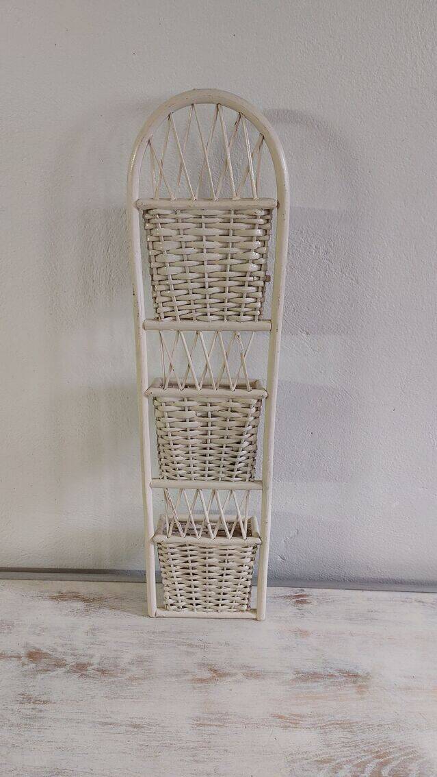 Porte courrier mural