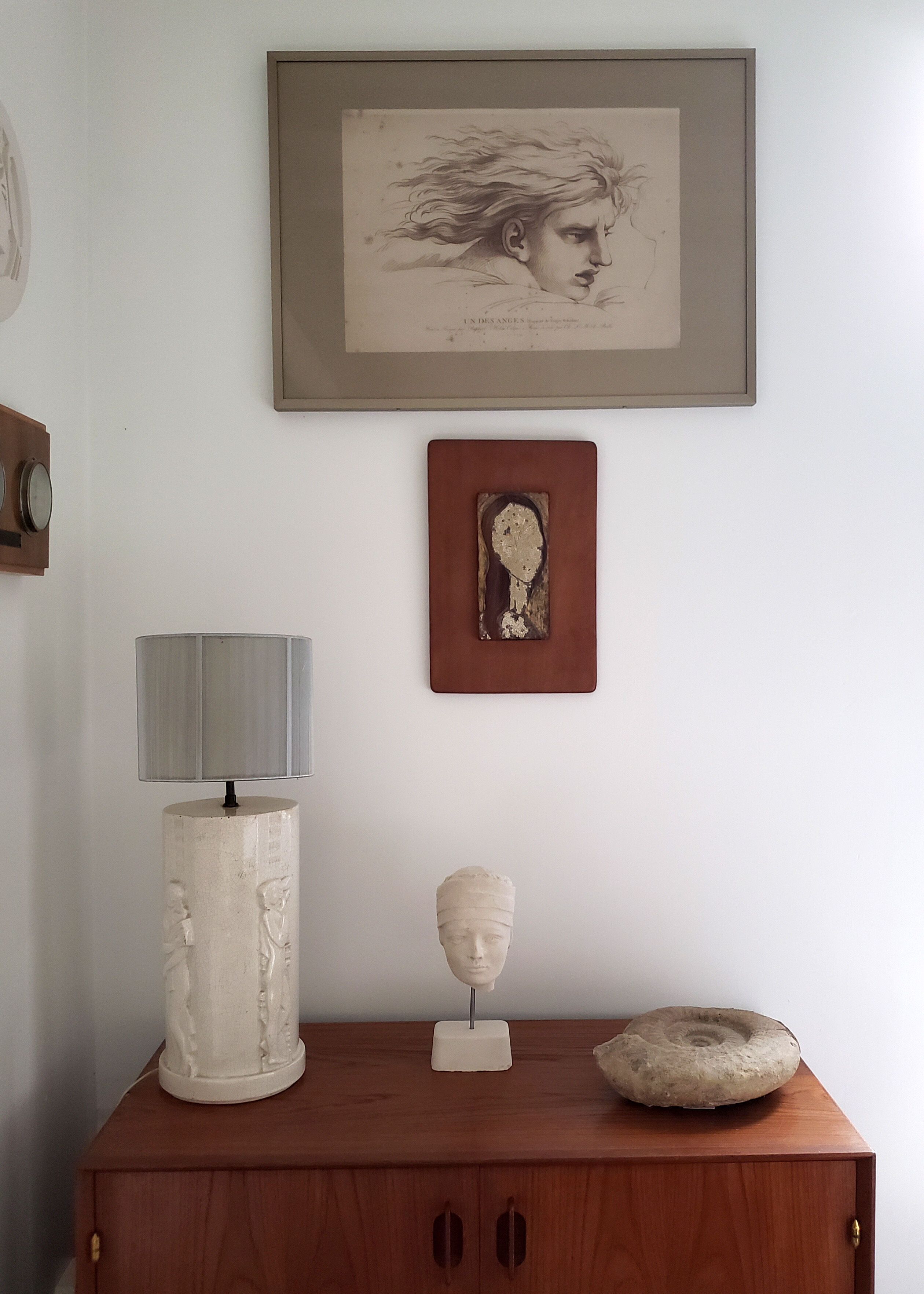Androgynous head in plaster