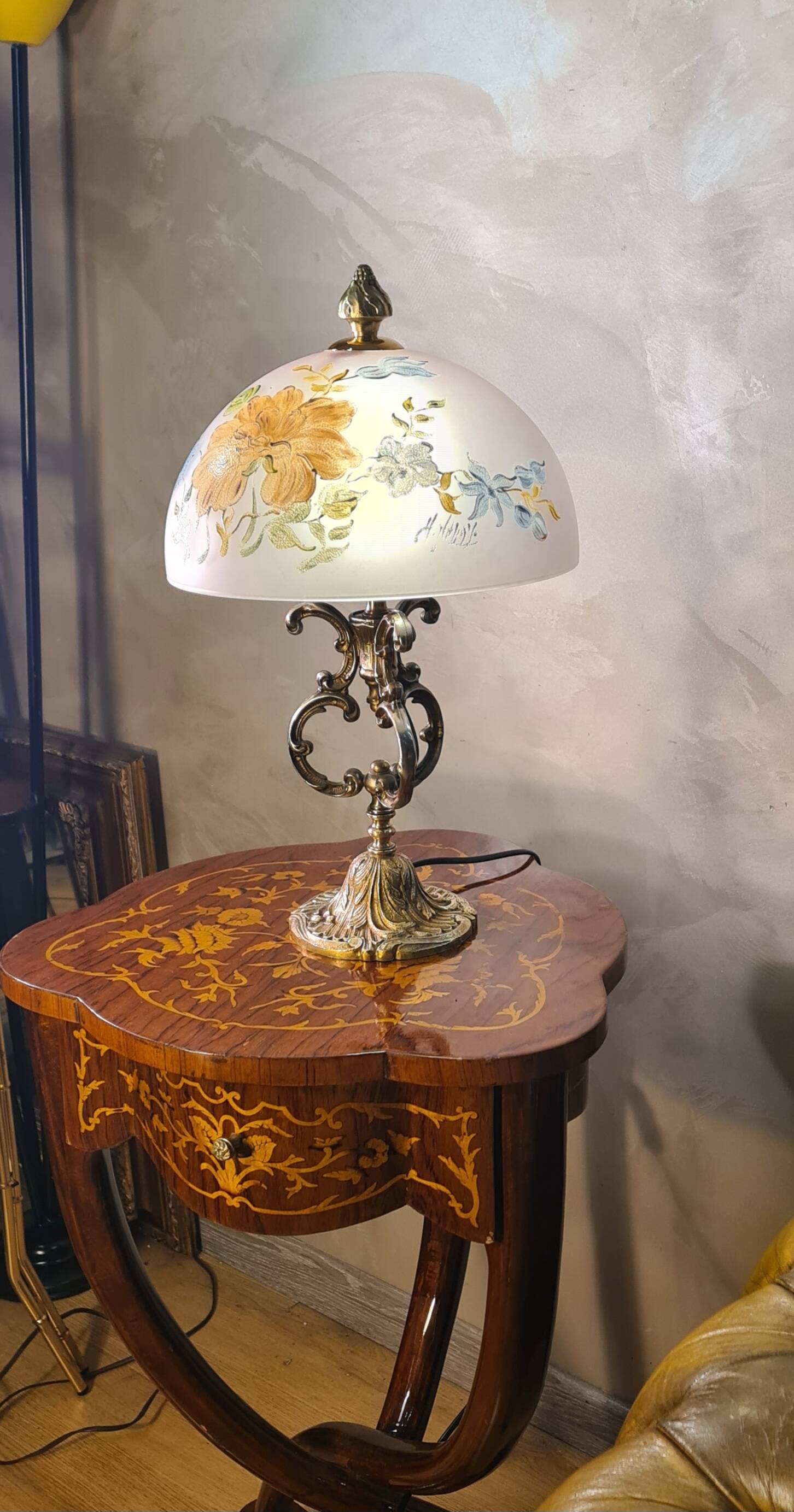 Bronze lamp painting on lampshade signed glass 47x28