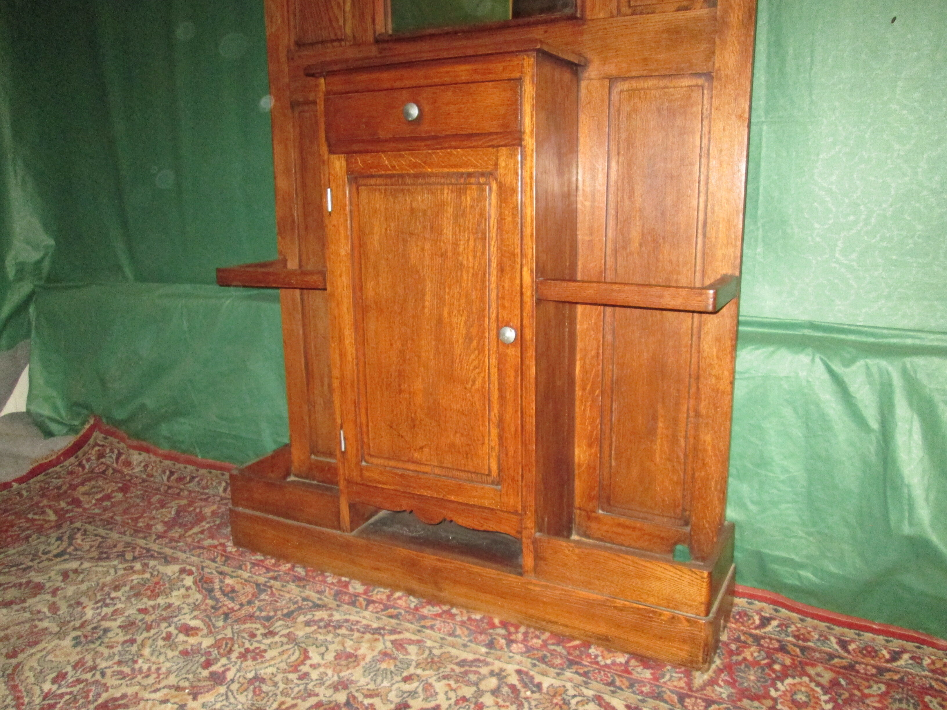 chestnut coat holder