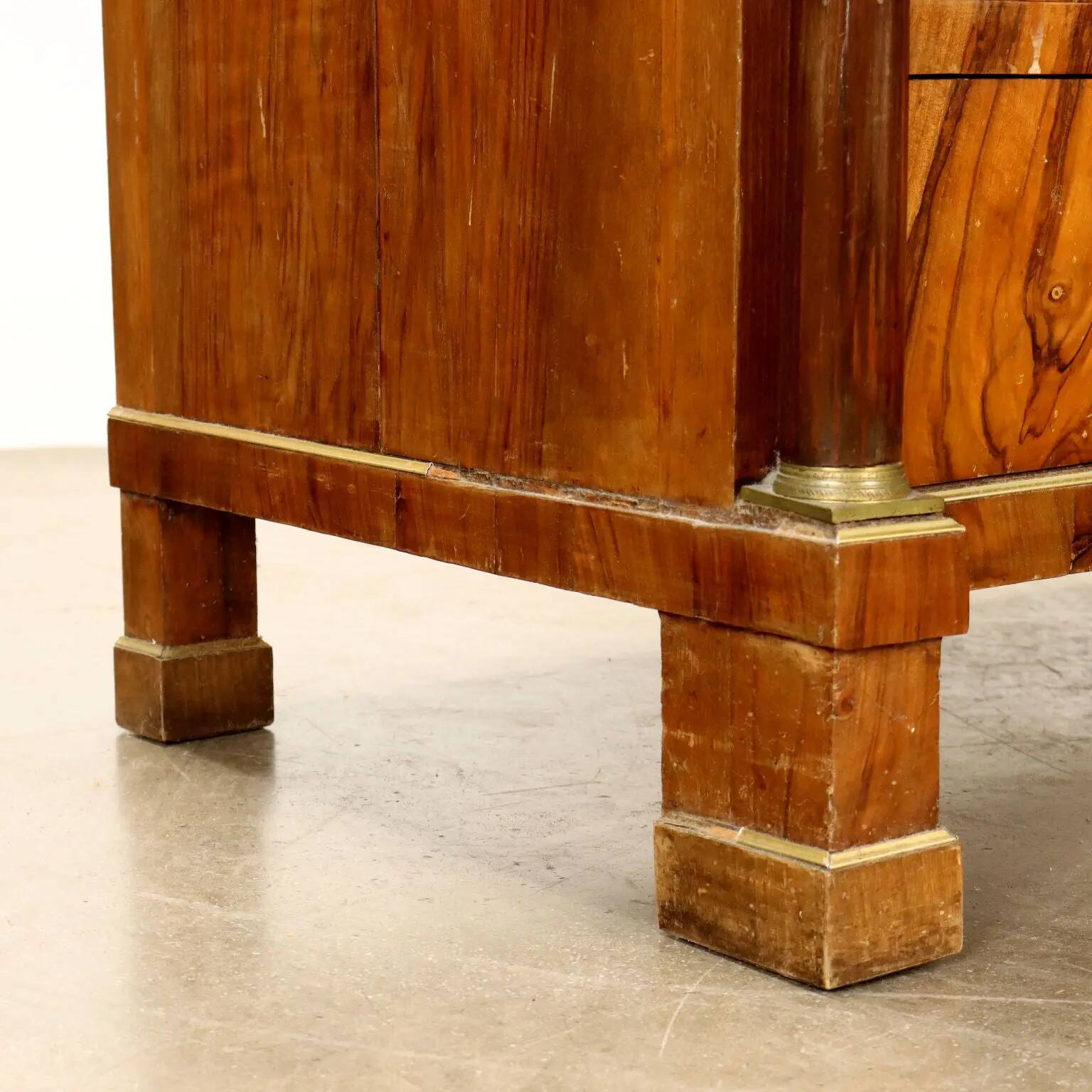 Commode Empire ancienne en noyer, peuplier et bronze, XIXe siècle