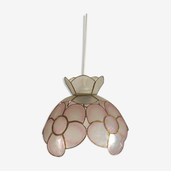 Suspension fleur en nacre rose et laiton