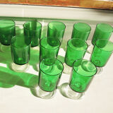 6 anciens verres à digestif luminarc vert foncé h7 cm