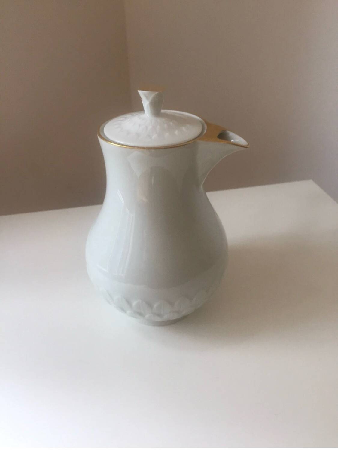 Beautiful Limoges coffee pot and teapot, UNIC Paris.