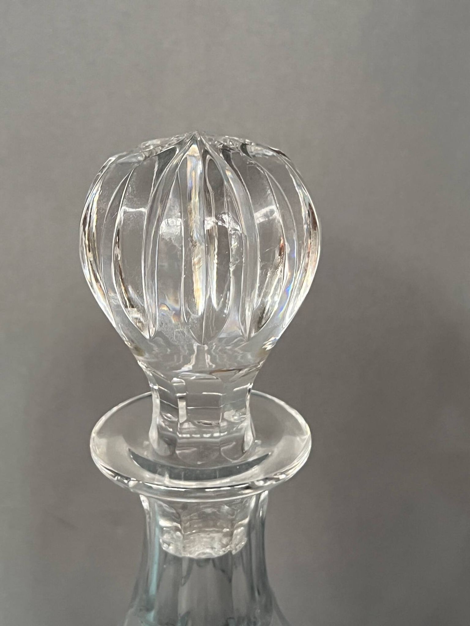 Carafe à whisky en cristal massif.