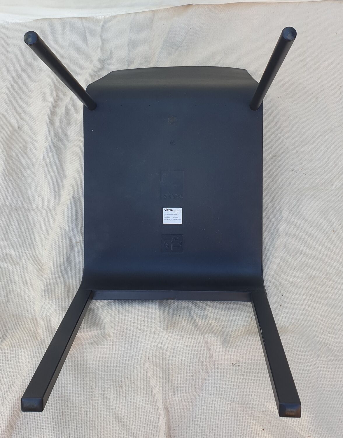 Vitra 03 chair