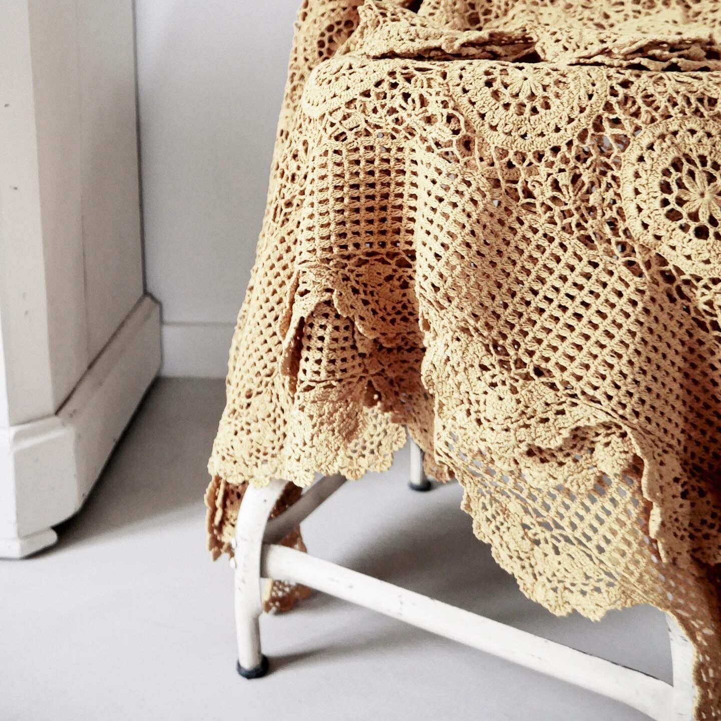 Dyed crochet bedspread