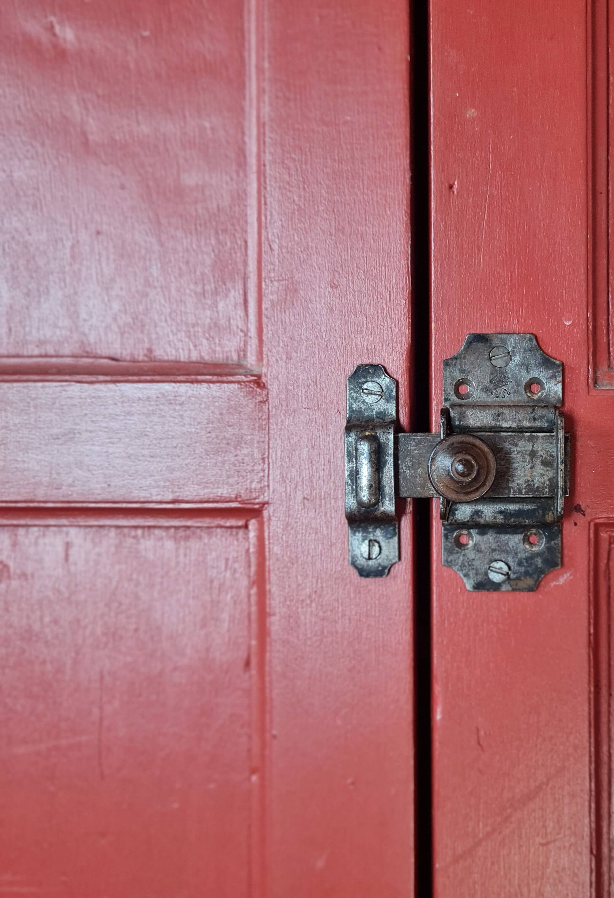 Armoire parisienne rouge - petit format