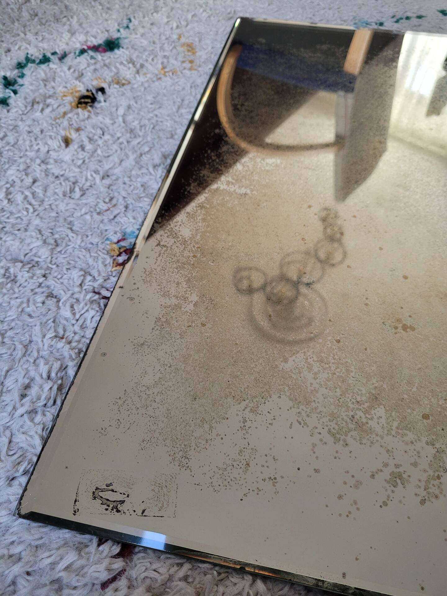 Bevelled rectangular mirror
