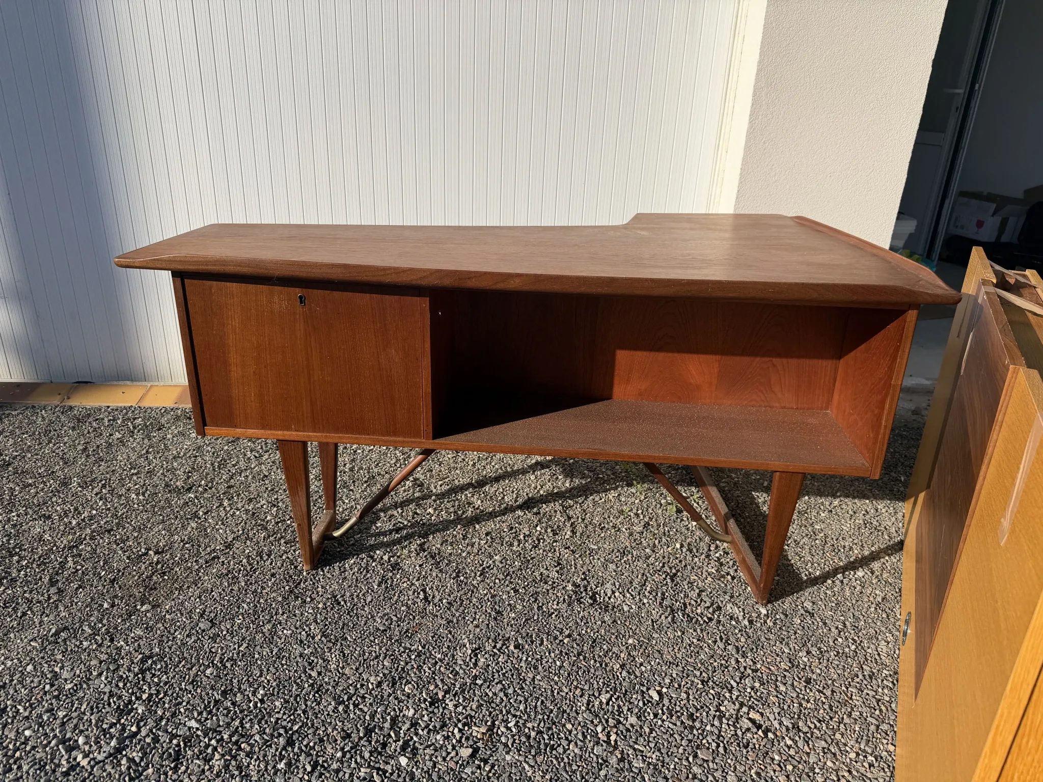 Boomerang Desk in teak – Peter Løvig Nielsen, Denmark, 1960s