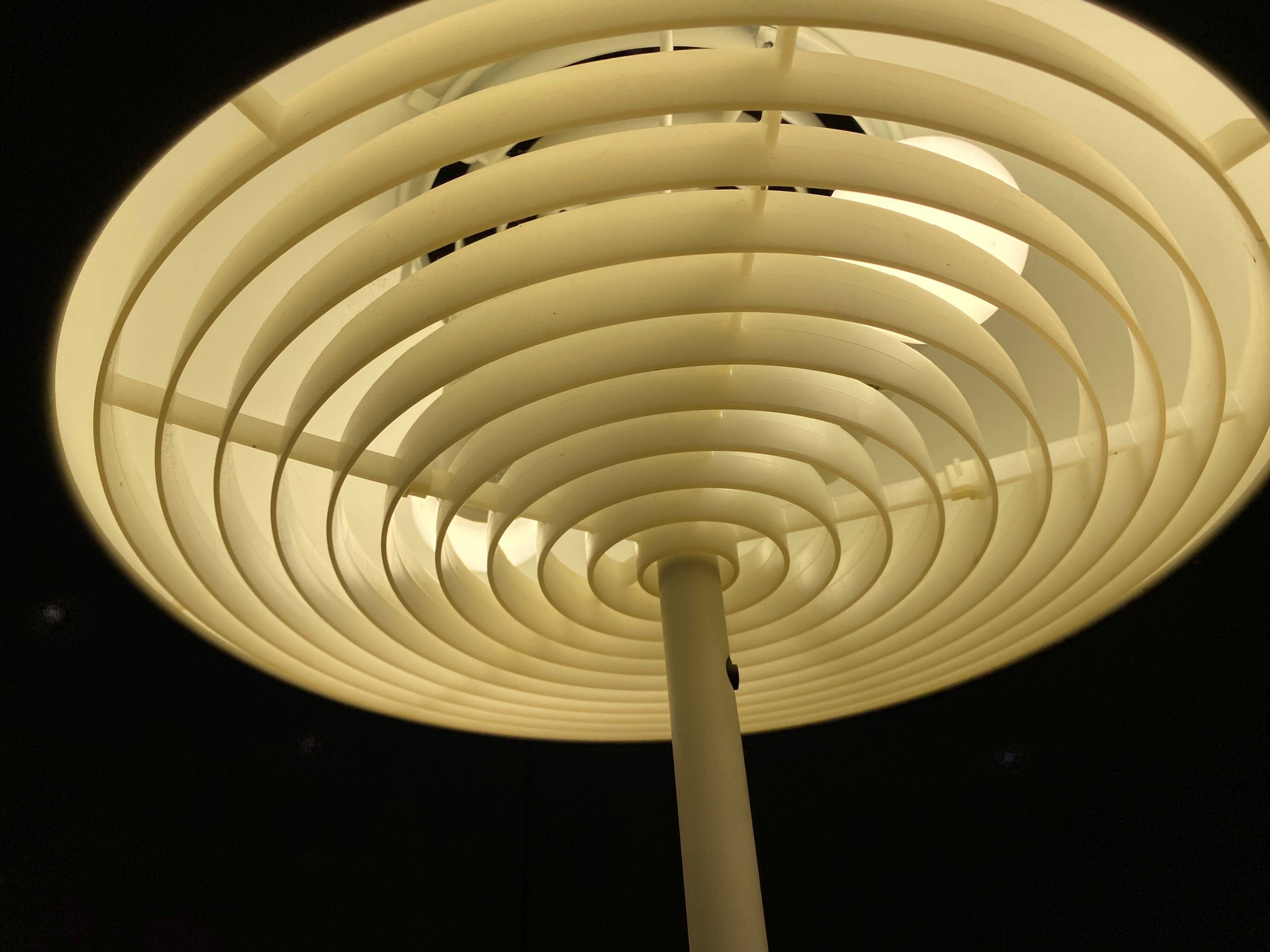 Lampadaire champignon Ikea Nymane TYP G1706 métal blanc vintage 1990