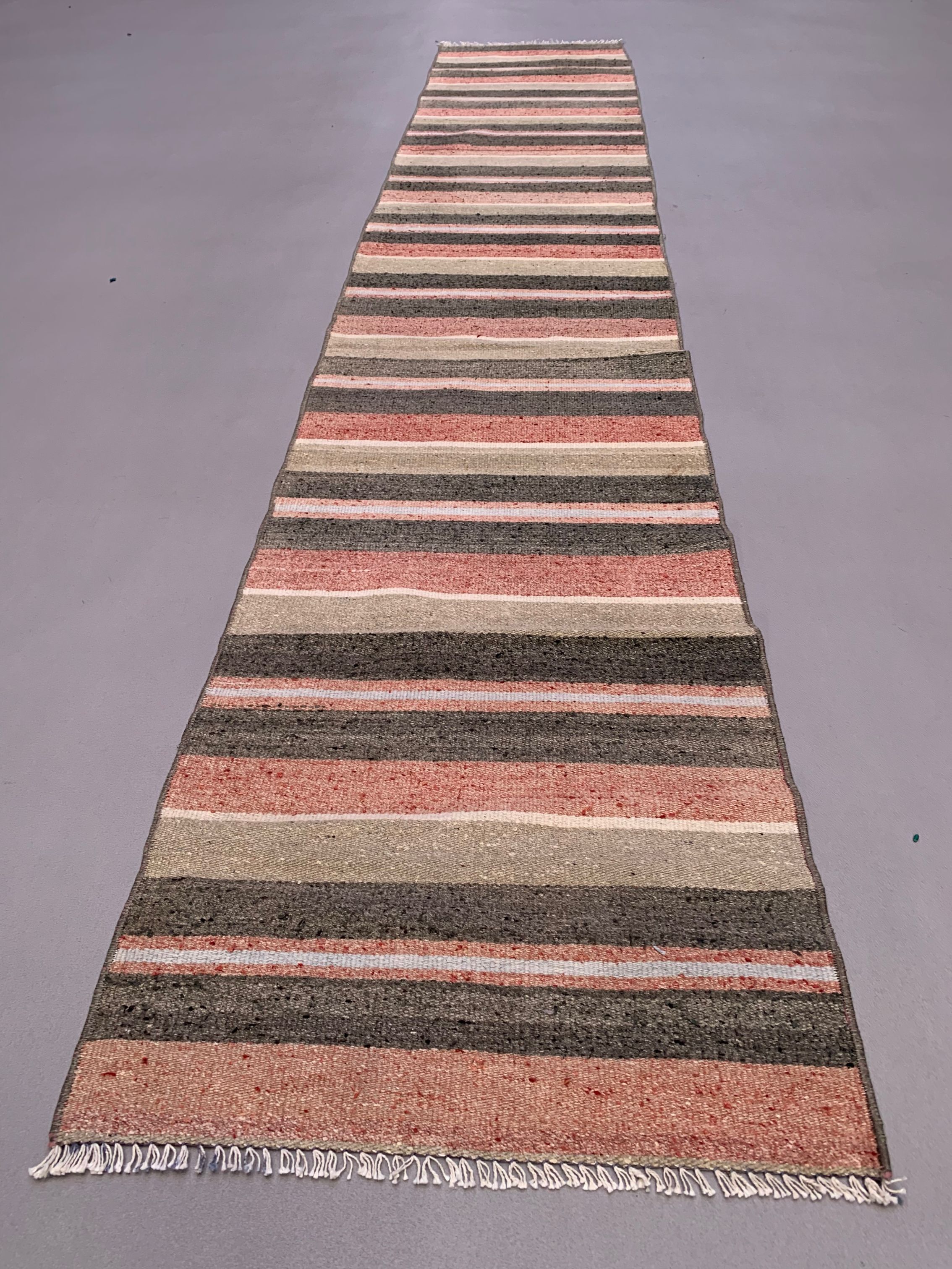Old Turkish narrow Kilim Runner 275x50 cm shabby chic, vintage kelim