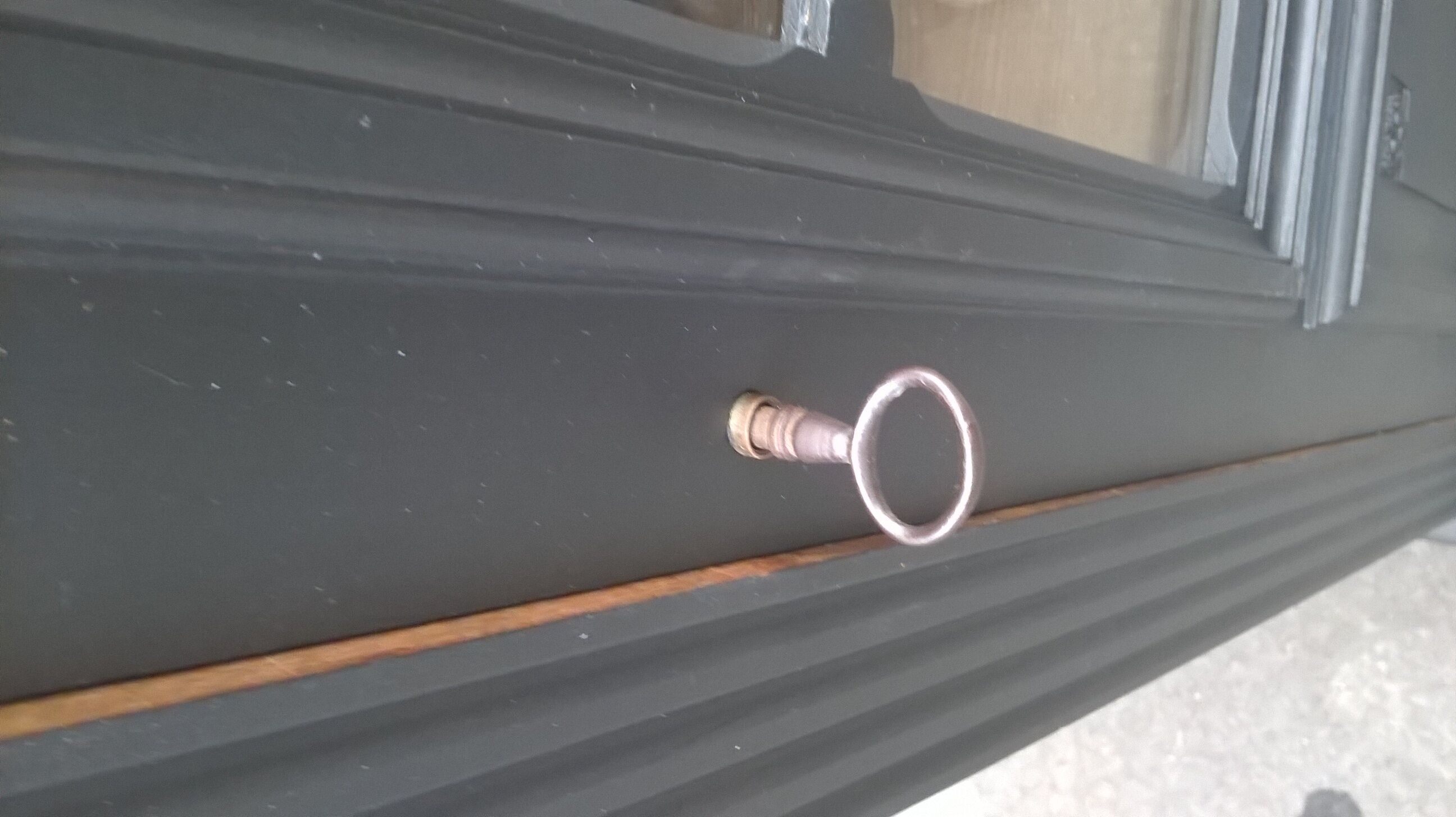 Parisian showcase cabinet