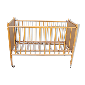 Baby cot with vintage bars paidi