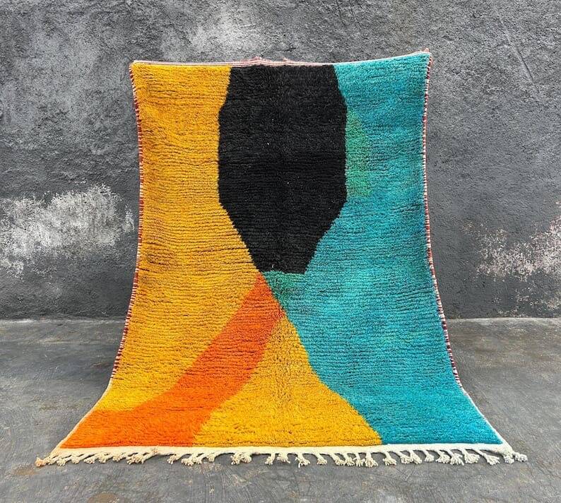 Handmade traditional Moroccan Berber rug size 150 x 250 cm