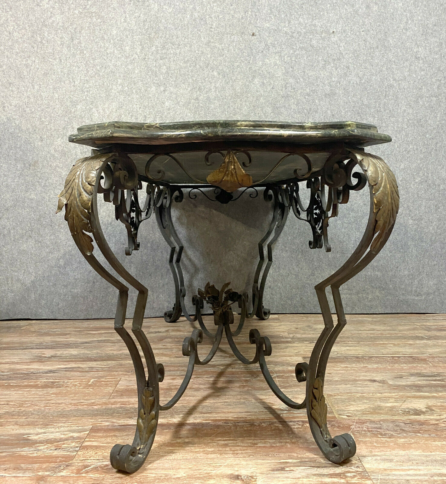 Table with a beautiful marble with green sea throat